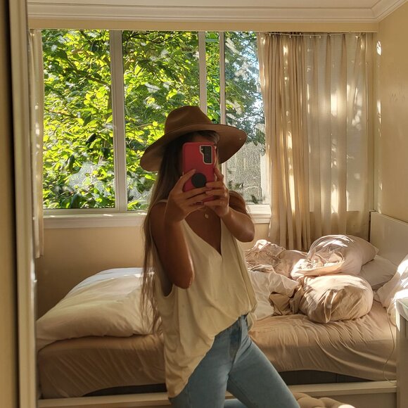 Felt Hat - Picture 1 of 4
